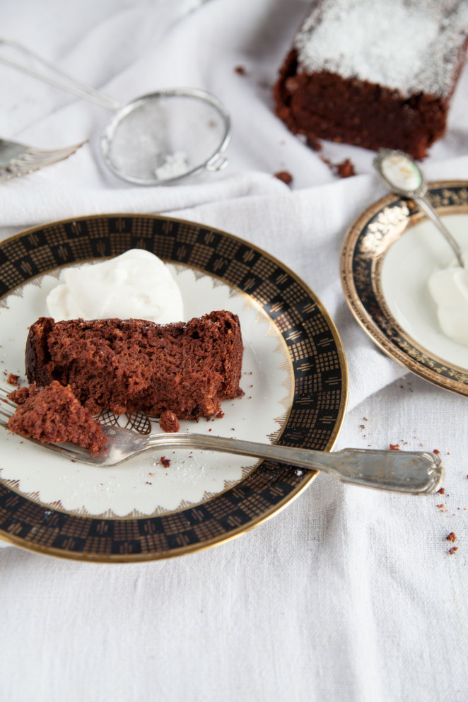 Healthy, Flourless Chocolate Cake