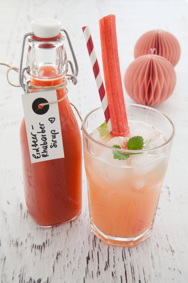 A Summer Highlight: Rhubarb and Strawberry Syrup!